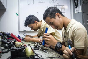 Jóvenes realizan pasantías en espacios del Polo Científico-Tecnológico Venezolano