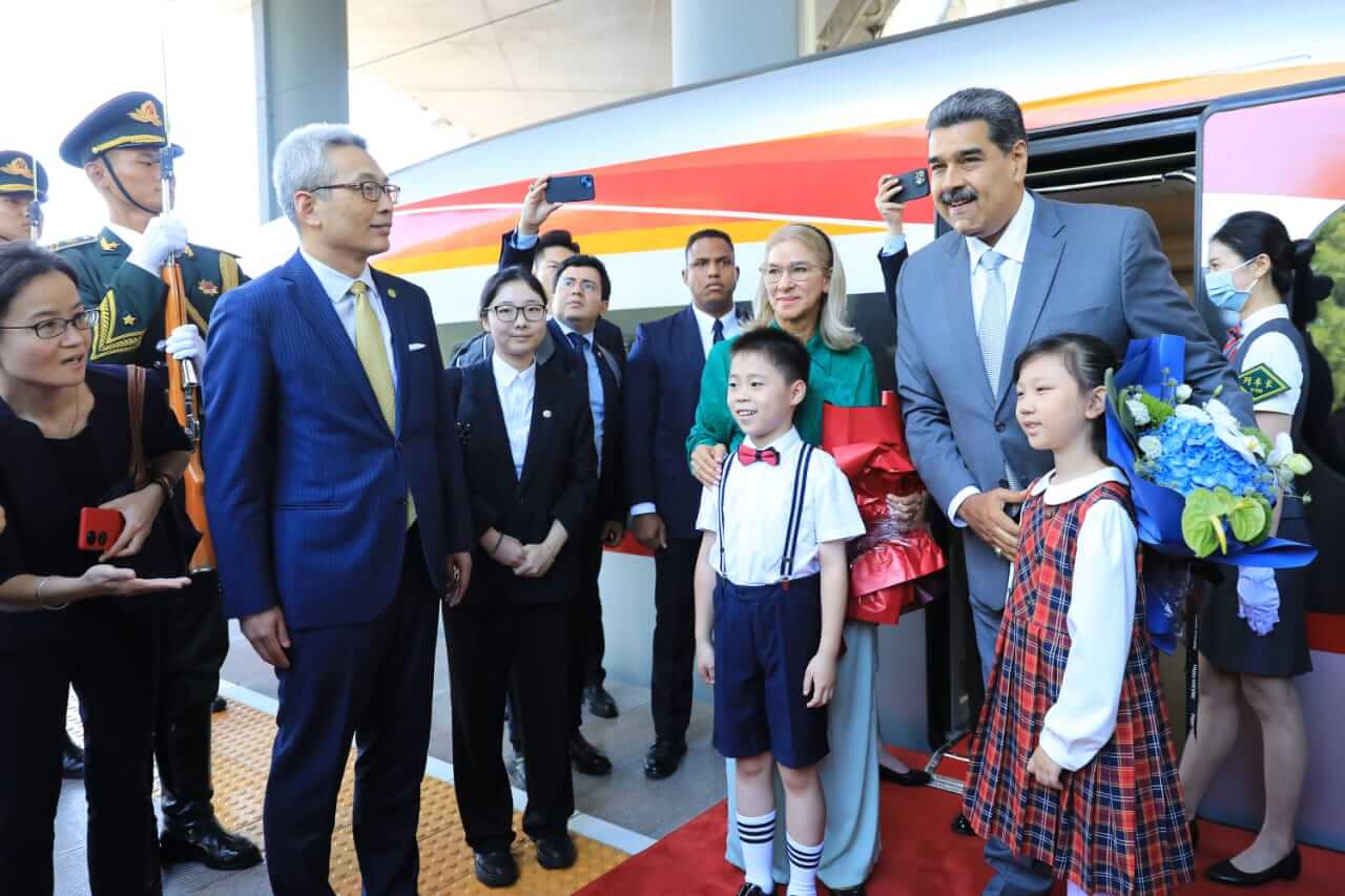 Presidente Maduro llega a Beijing para seguir profundizando asociación estratégica integral con China