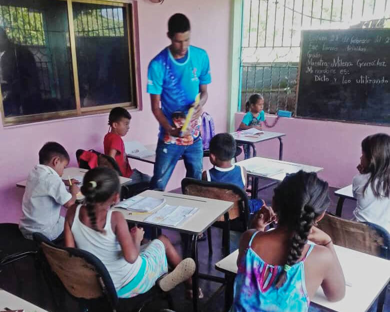 Infocentro Delta Amacuro impulsa el aprendizaje de niñas y niños de Capure