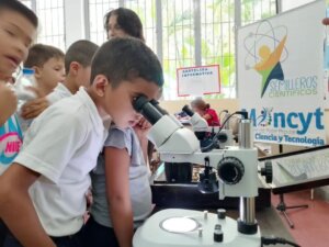 Niños y niñas de Nueva Esparta aprenden las maravillas de la ciencia